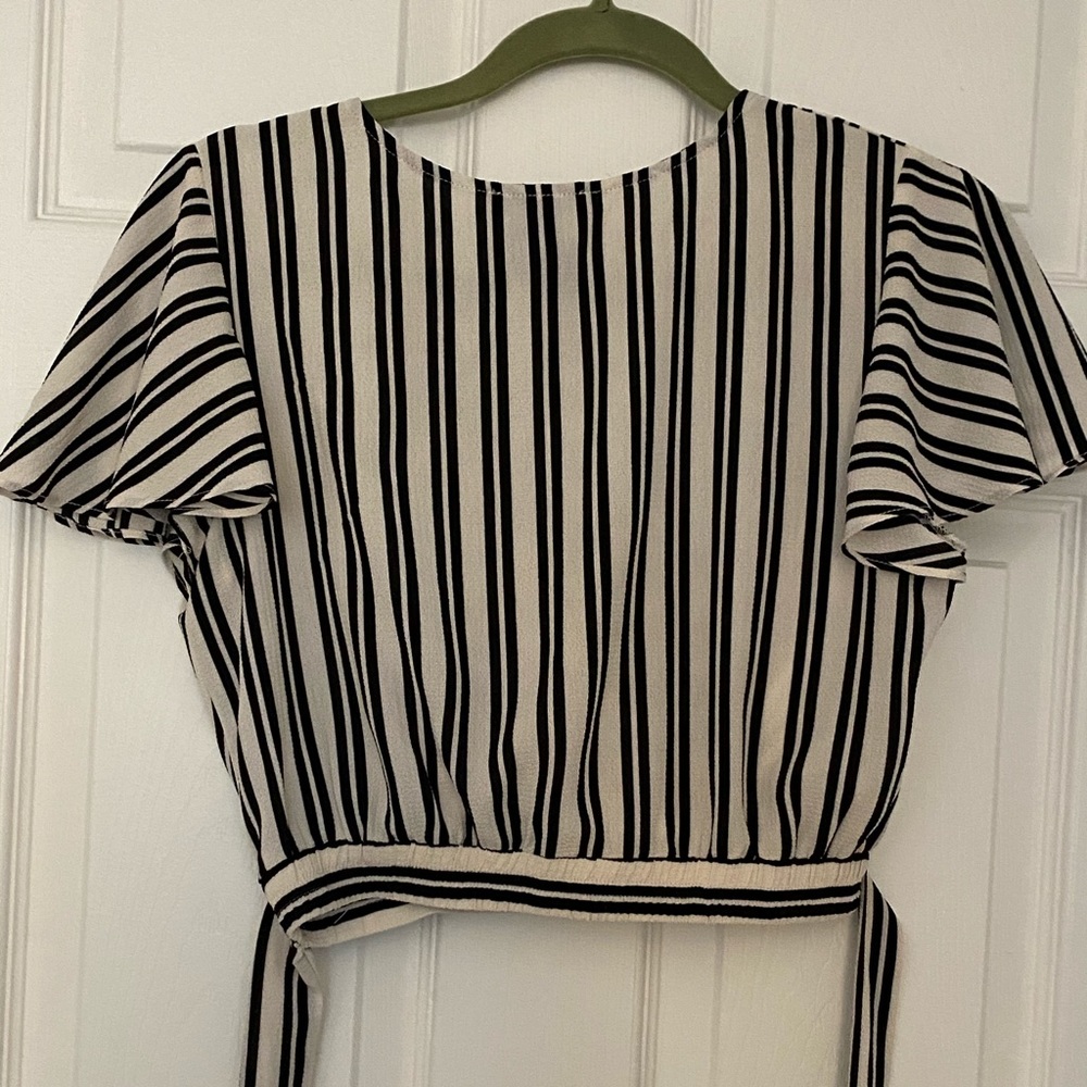 Cropped wrap blouse - Picture 4 of 4